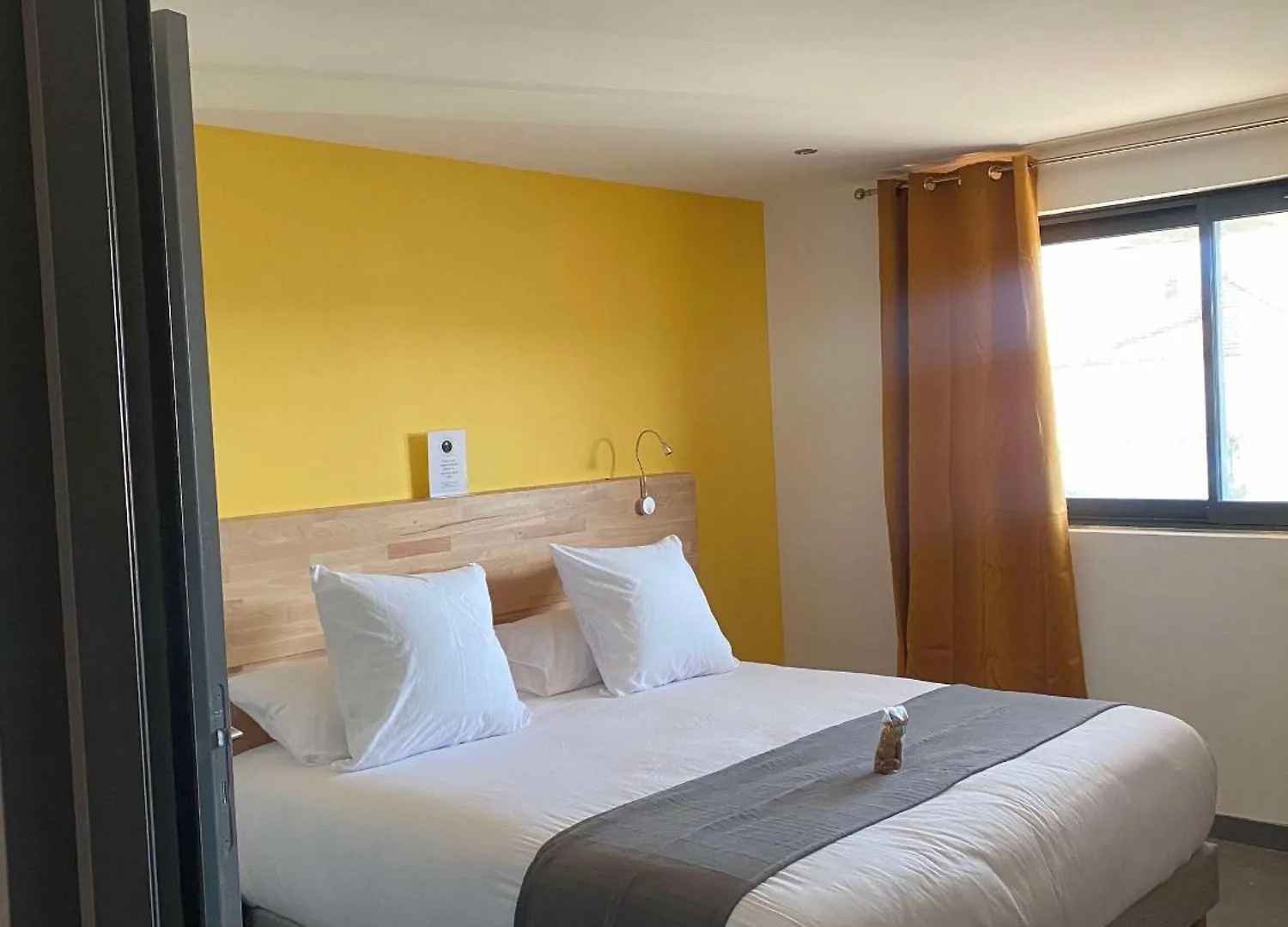 H85 Hotel Chatte